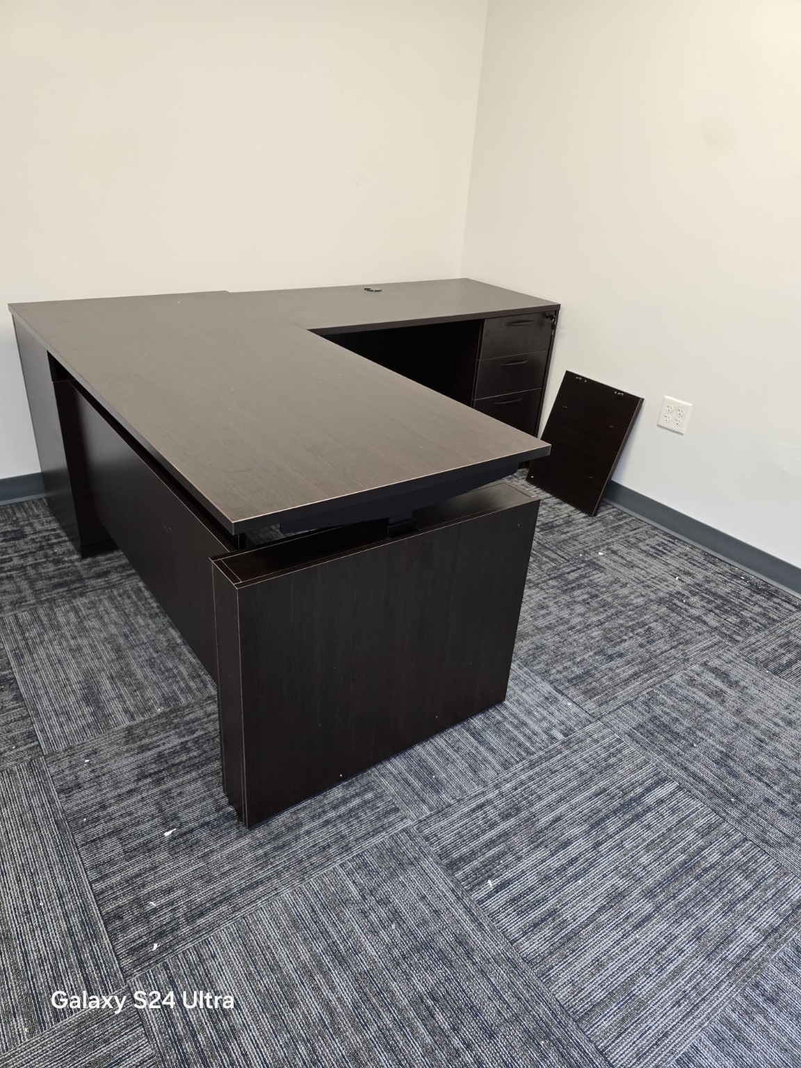 Executive desk installation